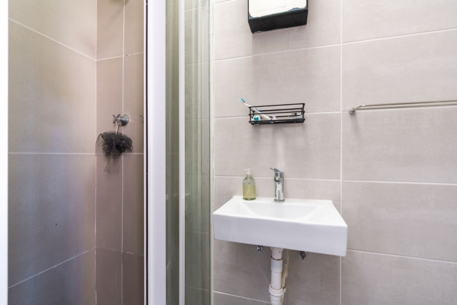 To Let 3 Bedroom Property for Rent in Sea Point Western Cape